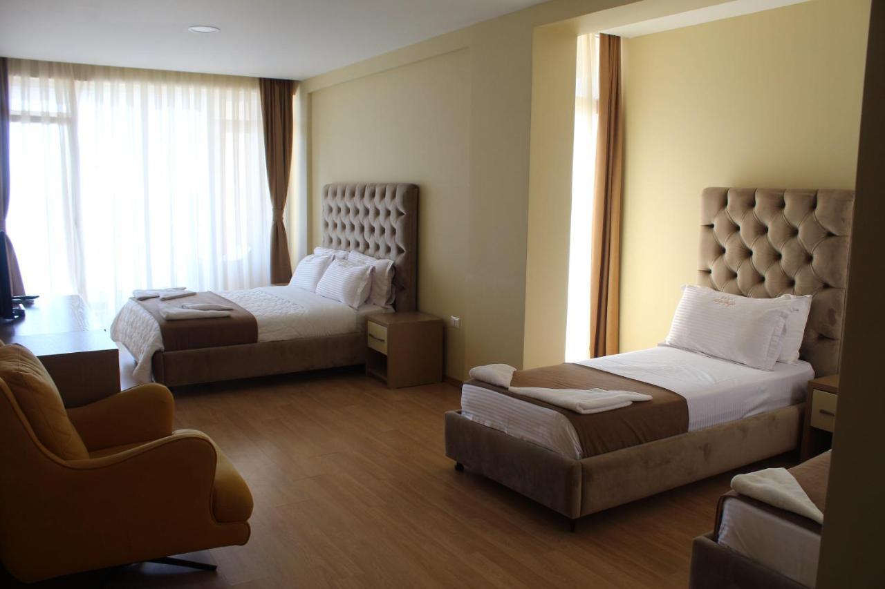 Frojd - Front Hotel 4*