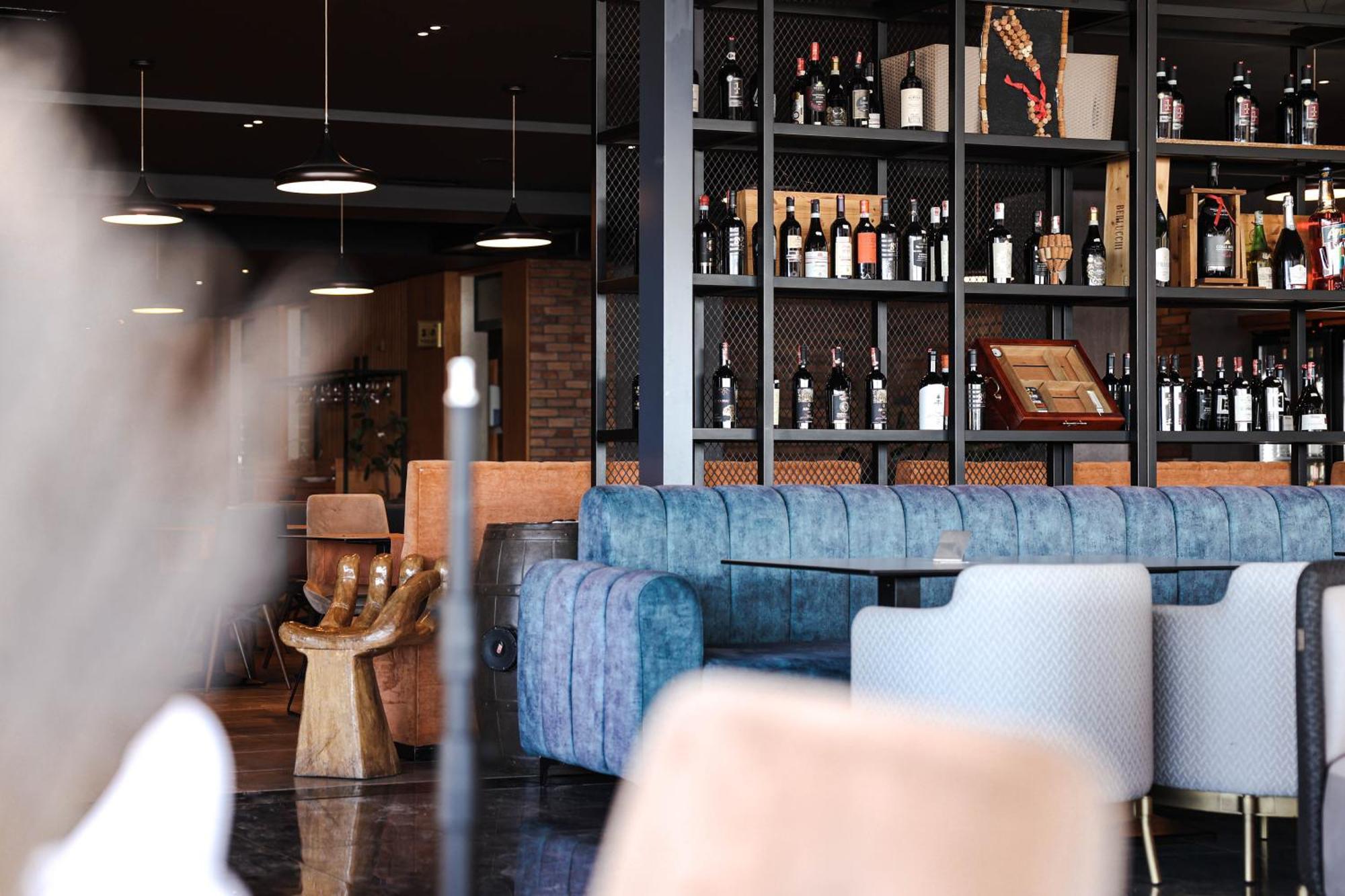 Frojd - Front Hotel 4*