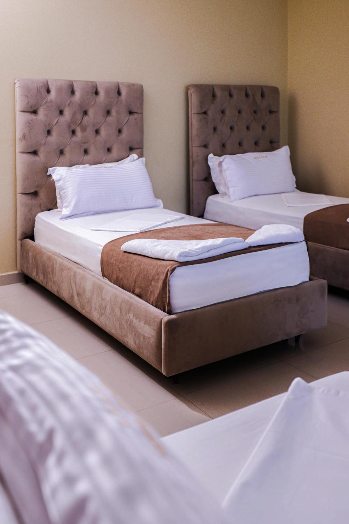 Frojd - Front Hotel 4*