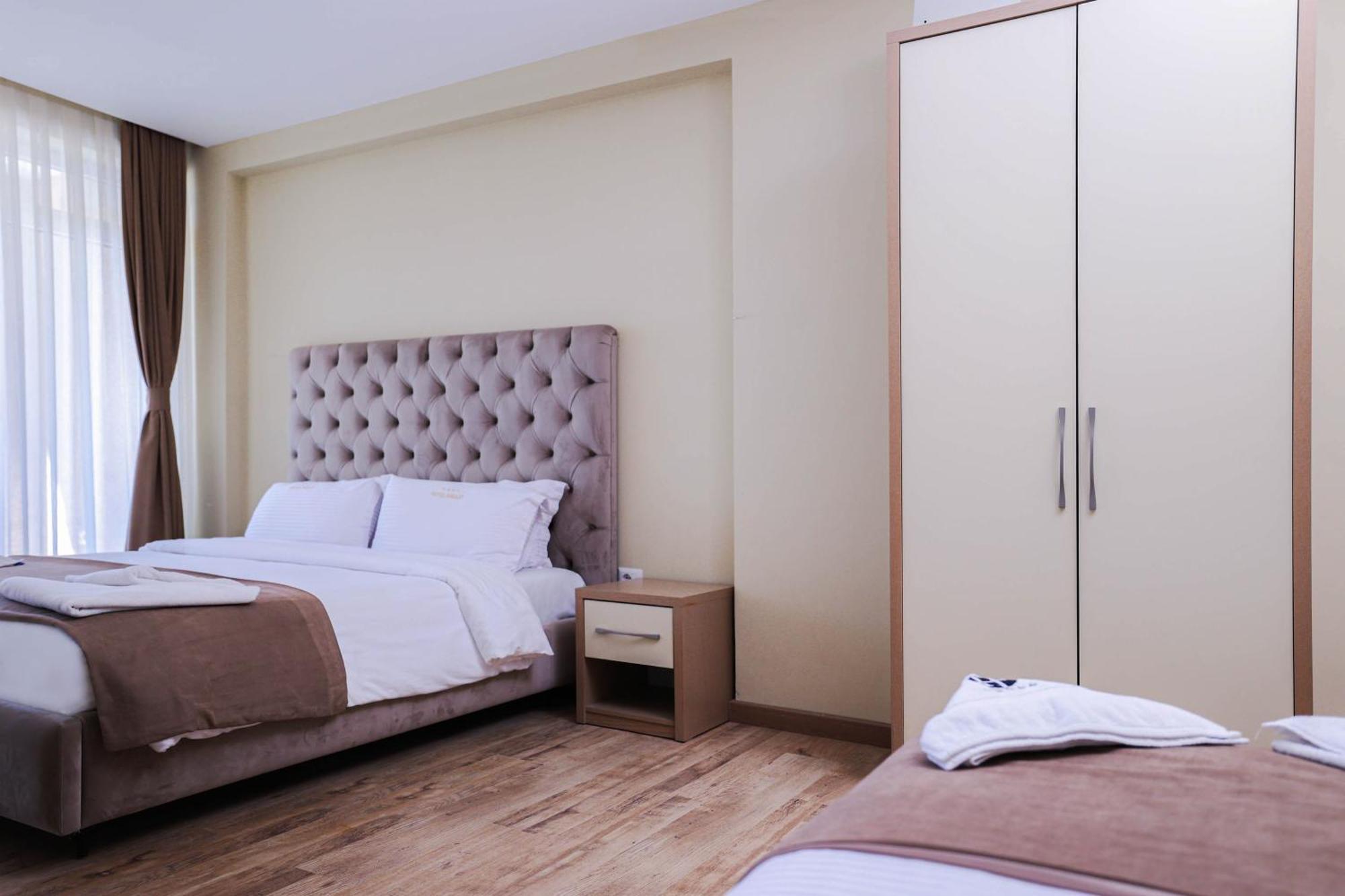Frojd - Front Hotel