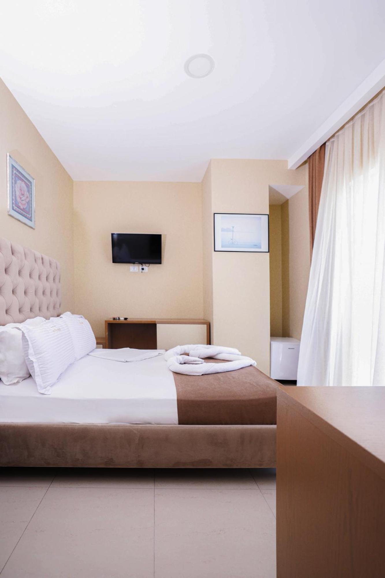 Frojd - Front Hotel